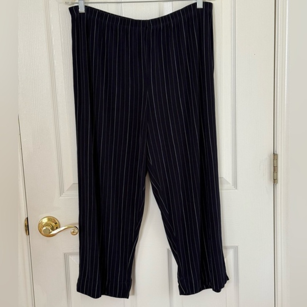 Travelers by Chico’s Navy and Light Blue Striped Capris (size 3 Chico’s size)